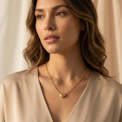 Collar ImanLove usado por celebridades - Corazón Magnético