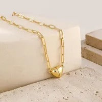 Collar ImanLove usado por celebridades - Corazón Magnético